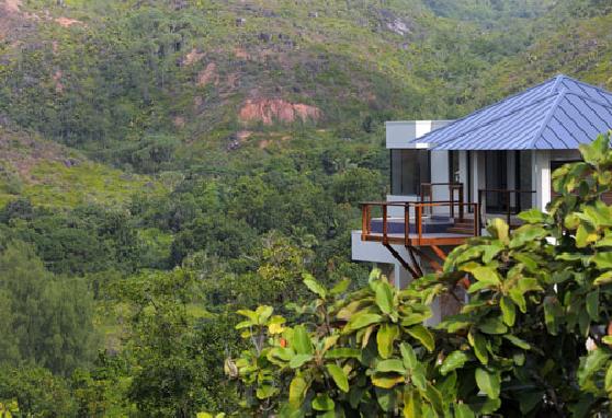 L’ouverture du Raffles à Praslin